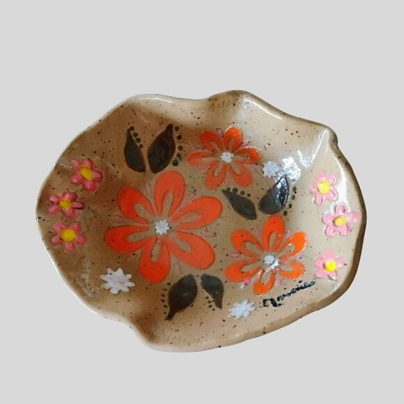 Hand-Painted Flower Ceramic Trinket Dish Signed Naomi Cottage Studio Art Pottery - Picture 2 of 6